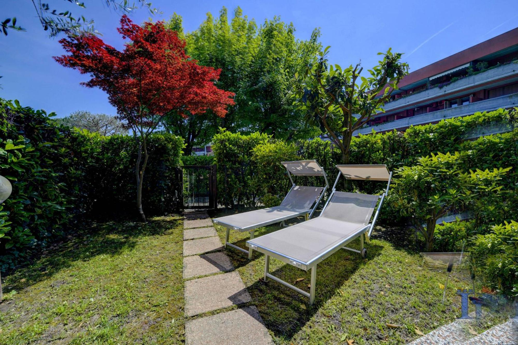 Desenzanoloft Official Partner Marriott Homes & Villas - Dolce Vita With Garden And Pools Desenzano del Garda Ngoại thất bức ảnh